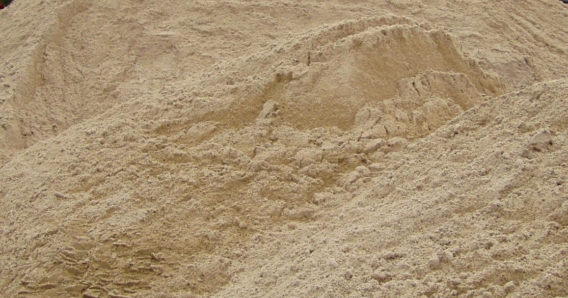 Песок мытый. Песок считается водонепроницаемой породой. Песок считается водонепроницаемой породой. Песок карьерный намывной. Песок порода.