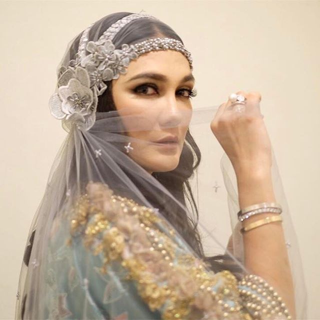10 Foto HOT Luna Maya Artis & Model Cantik Indonesia Terbaru Via Instagram 10 Foto HOT Luna Maya Artis & Model Cantik Indonesia Terbaru Via Instagram