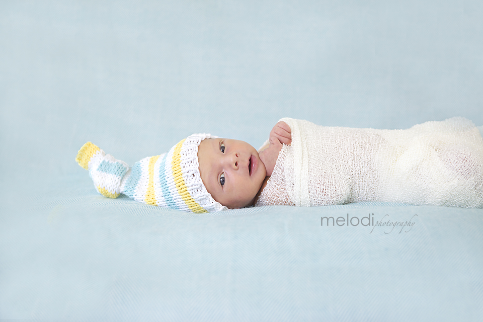 Hep Yeşil. Yenidoğan Bebek Fotoğraf Çekimi