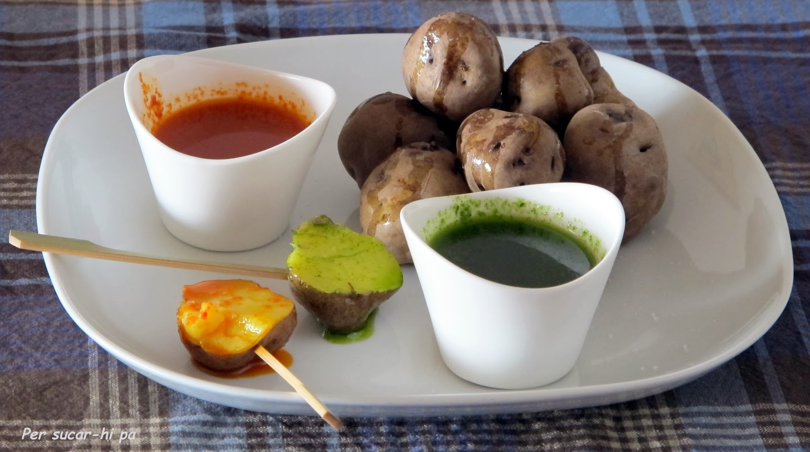 Papas arrugas con mojo verde y picón