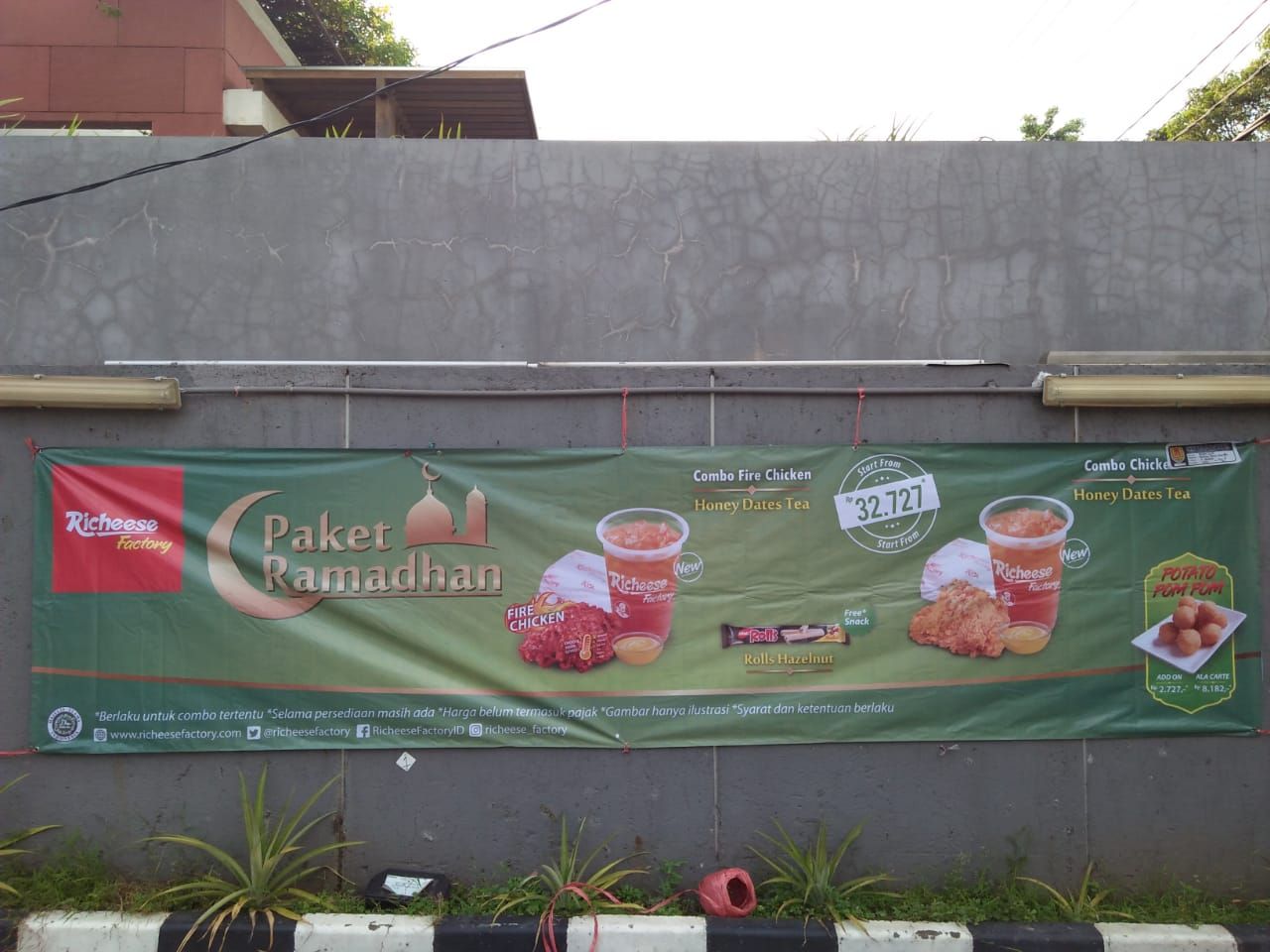 Spanduk Ramadhan Richeese Outlet Semarang