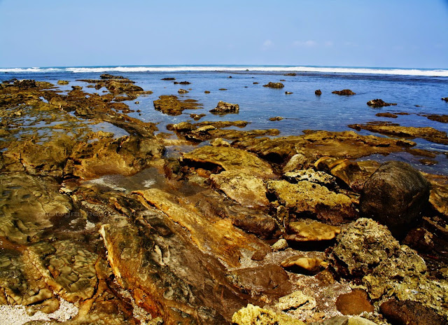Pantai Karapyak yang Masih Perawan Pantai Karapyak yang Masih Perawan