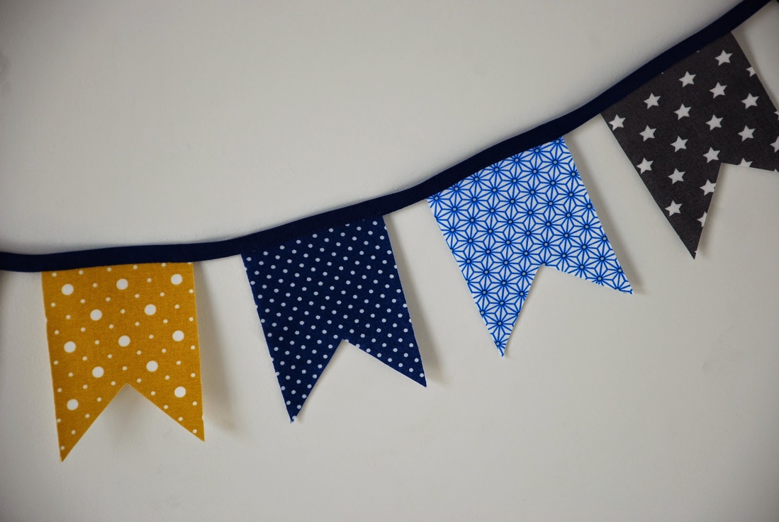 Paquets D'expédition Poly Auto-adhésifs 26x32 Pouces, Finition Mate 2.7 Mil - Lot D'enveloppes Plastique