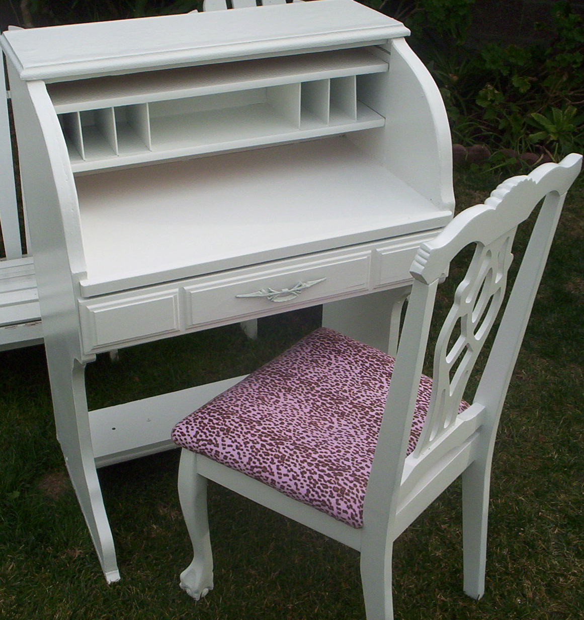 Shabby To Chic Treasures White Desk and Chair