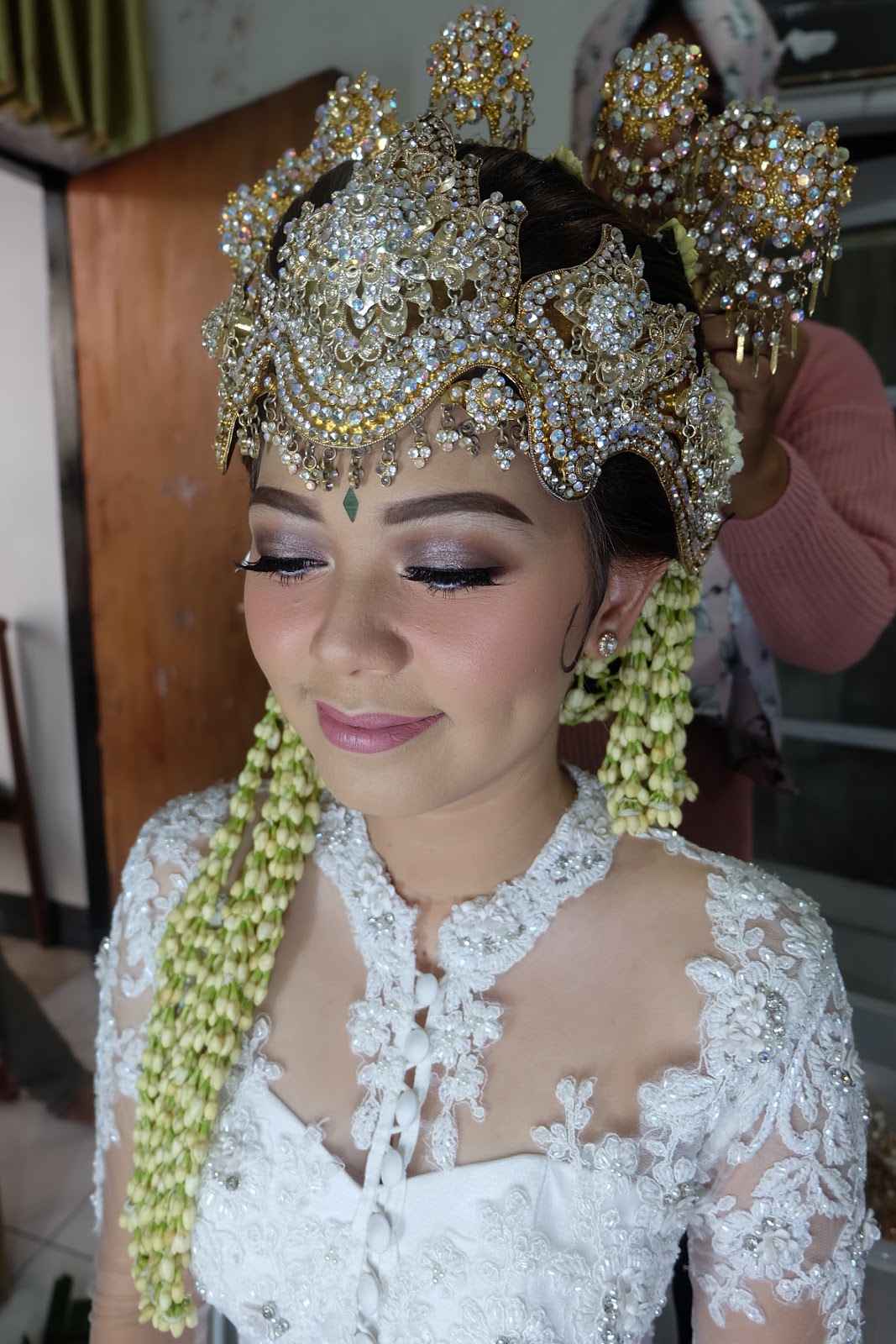 Vannesza Makeup Artist Bandung - Pengantin Sunda Siger Tanty & Nizar 18