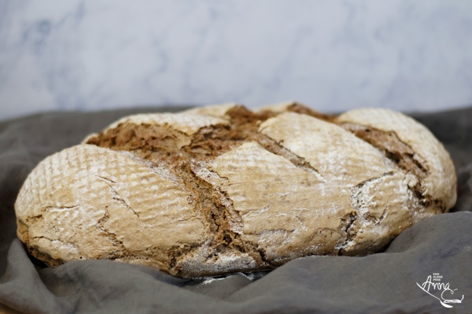 Walnussbrot Walnussbrot gebacken