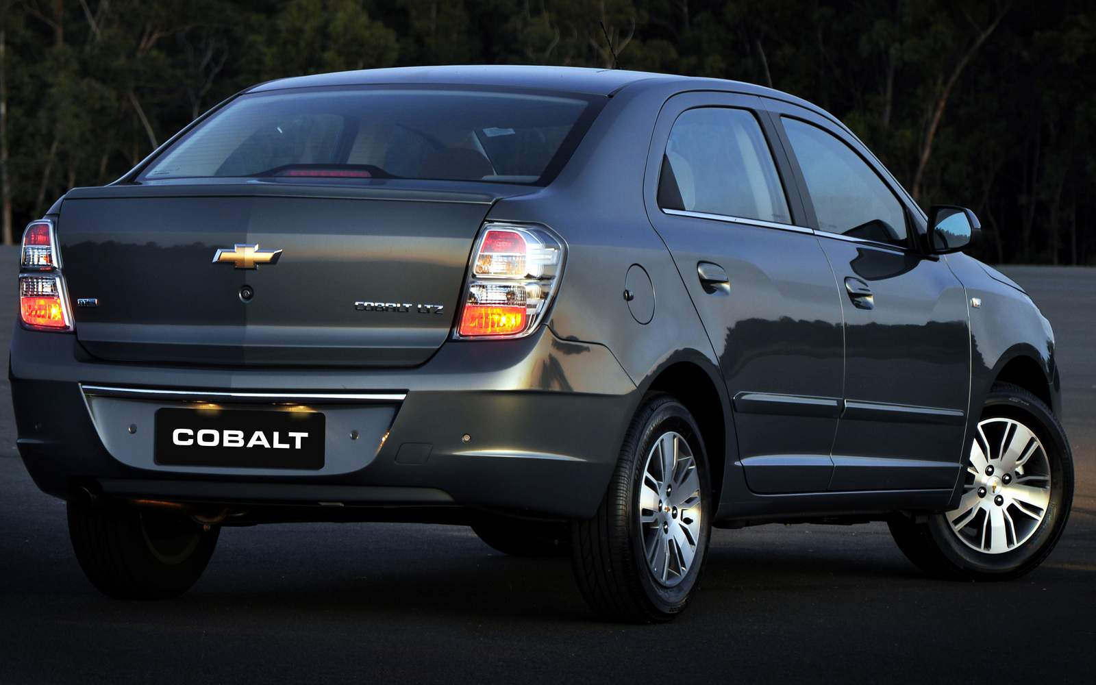 Chevrolet Cobalt 1.8 Automático fotos, preços e especificações