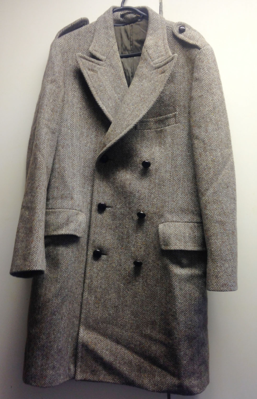 FOR SALE: Beautiful Double Breasted Harris Tweed Overcoat Size 40'' - £ ...