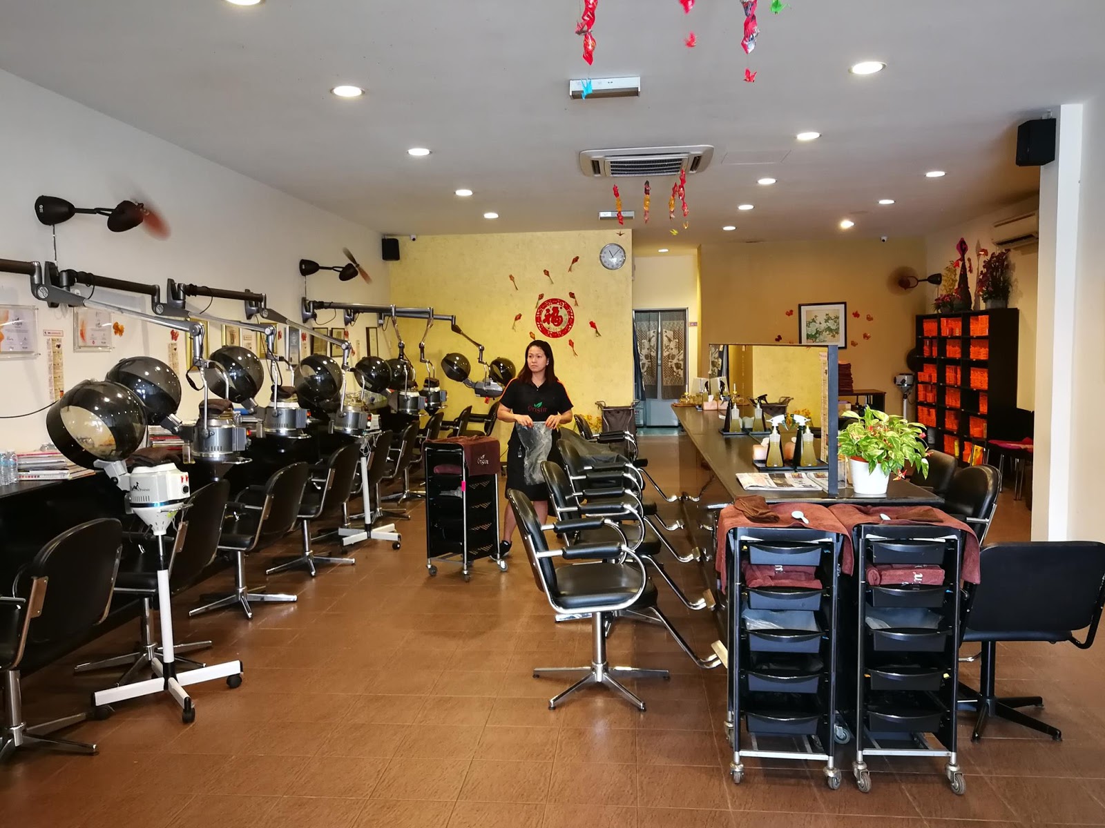 The Beauty Junkie [Review] Herbal Hair Treatment Bee