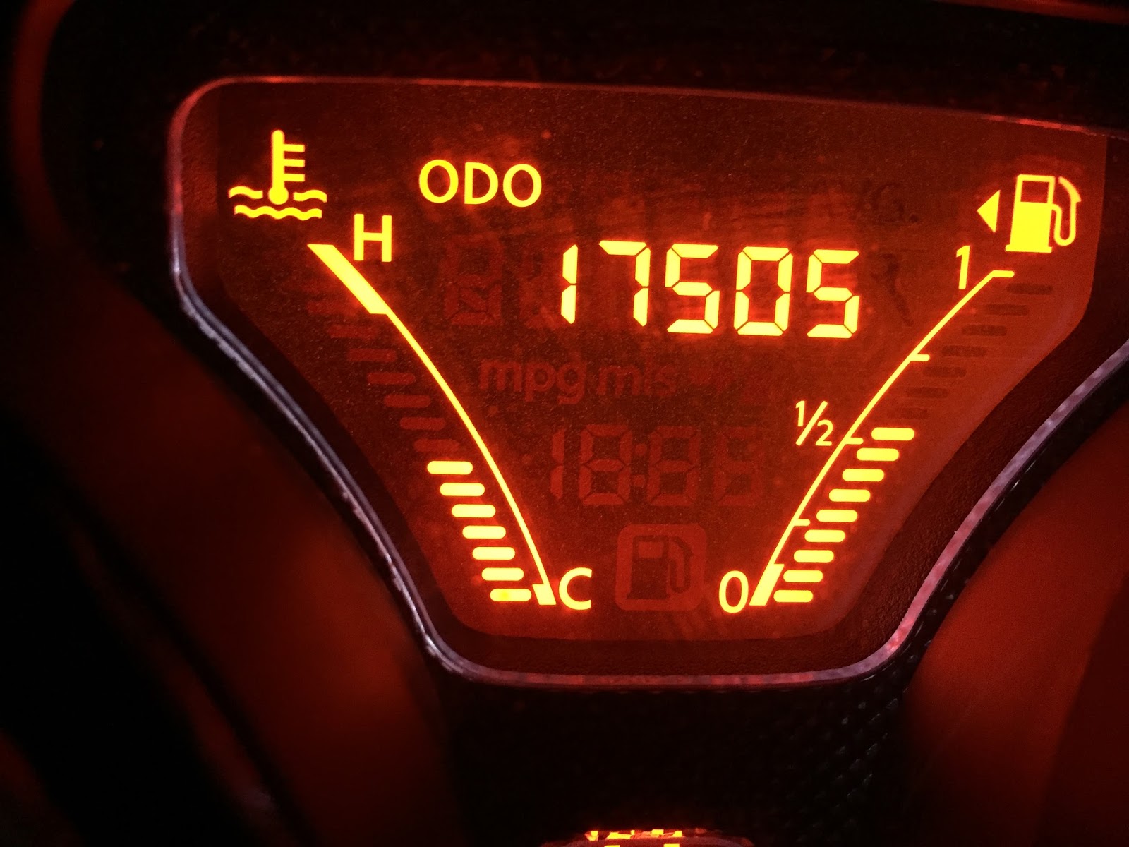 Mileage Report: 32.4 average miles per gallon in 2014 Nissan Versa SV