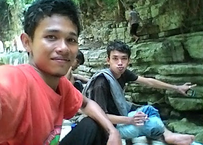 "Muazzin dan Arief di lingkok kuwieng" "Muazzin dan Arief di lingkok kuwieng"