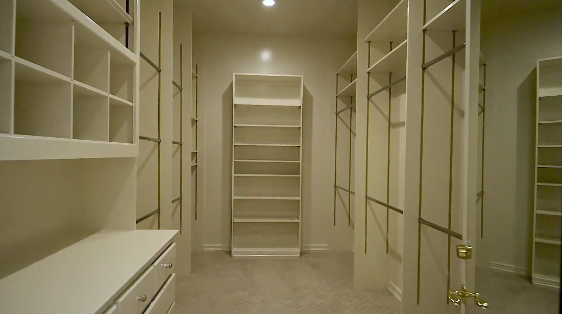 19 Interior Design Photos vs. Tour 1 Dartford Ln, San Antonio, TX