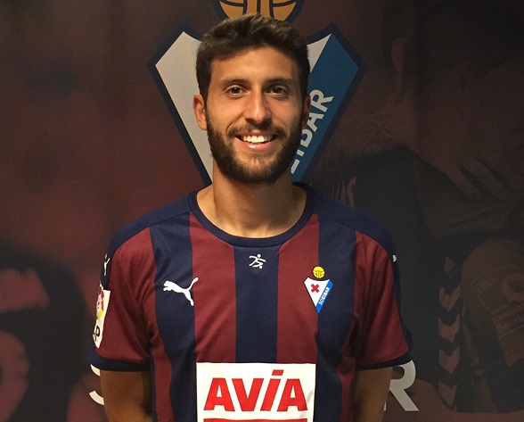 Oficial: El Eibar cierra la cesión de Borja Bastón