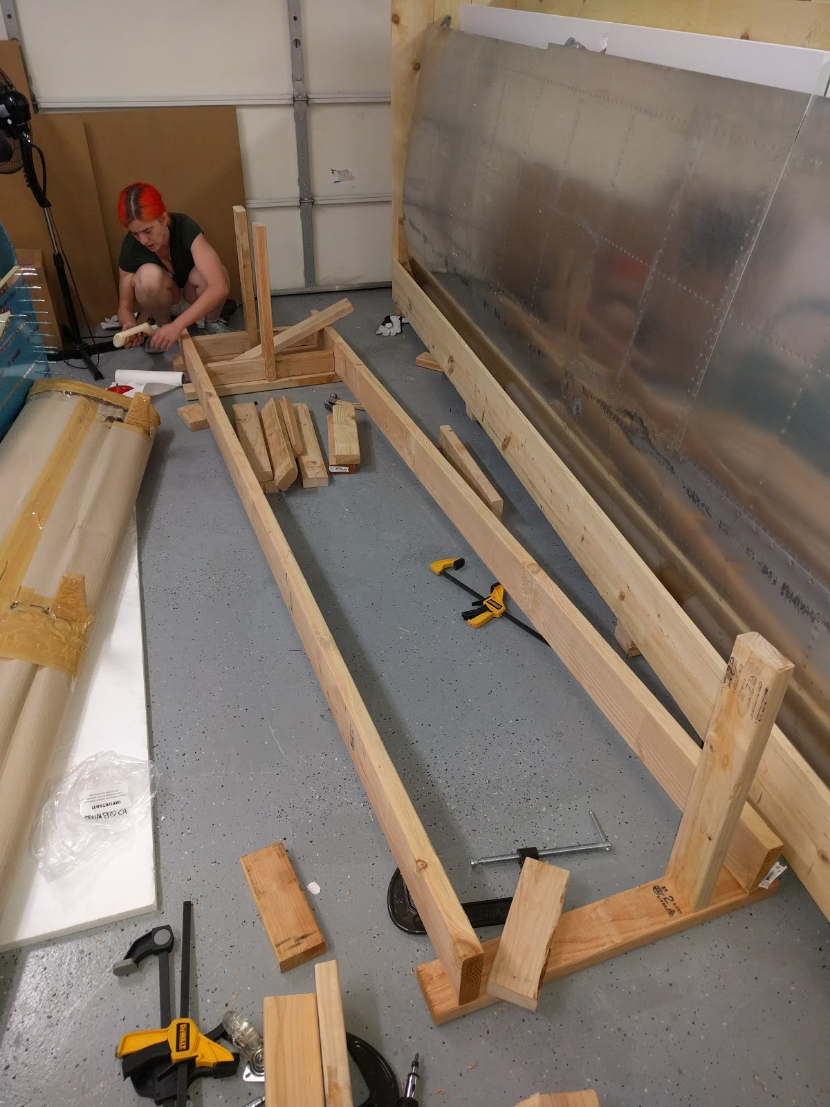 Damazio family's RV10 project Wing stand