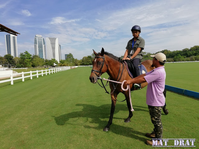 Taman Ekuestrian Putrajaya - Pengalaman Menunggang Kuda Horse Riding