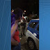 Policial militar dá tapa no rosto de mulher durante confusão na Bahia e vídeo flagra agressão: 'Cala a boca'