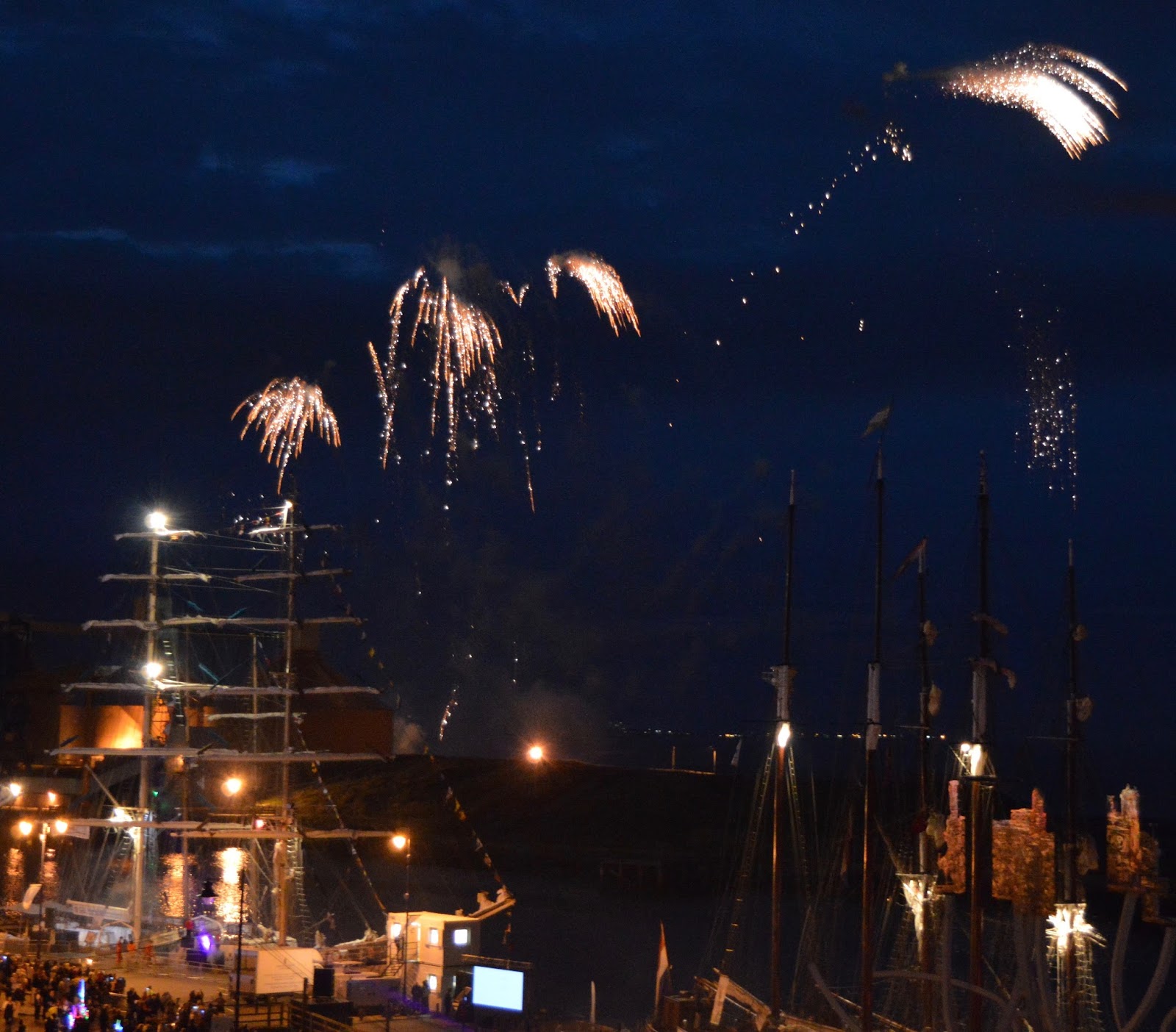 Tall Ships Regatta | Blyth 2016 | Commissioners Quay Inn - Quayside fireworks from roof top
