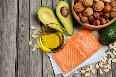 Ăn thực phẩm giàu omega-3 điều trị khô mắt