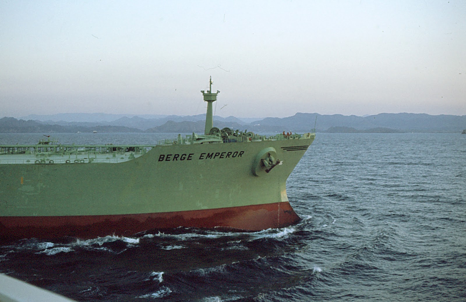 'ZIEN EN WETEN': LEPTON S.S. SHELL TANKERS B.V. (DEEL 1/3a)