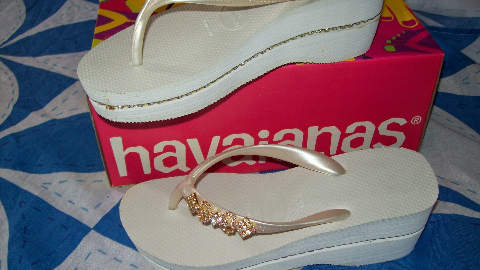 SANDALIAS HAVAIANAS COM STRASS HAVAIANAS HIGHT (PLATAFORMA ALTA)