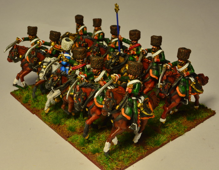 какие бывают миниатюры. миниатюрная скульптура. необычные миниатюры. композиция из мха и дерева. миниатюрные фигурки.