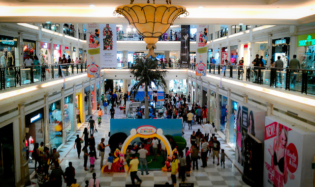 Mobile-giri at DLF Promenade Mall in Vasant Kunj, Delhi !!! : Recently I have been to Vasant Kunj and planned to visit very popular Mall call 