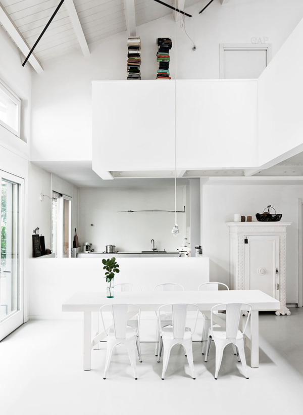 interiors-crush-white-home-in-milan-02.jpg