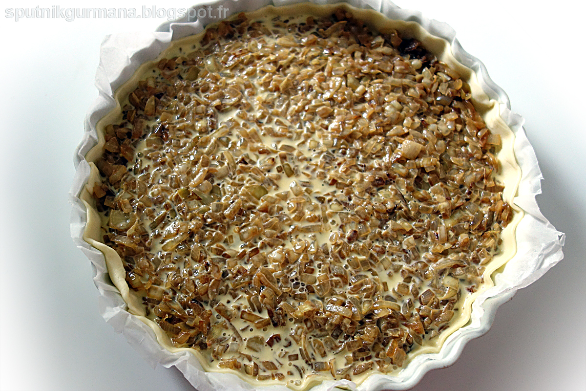 Цвибелькухен (луковый тарт)