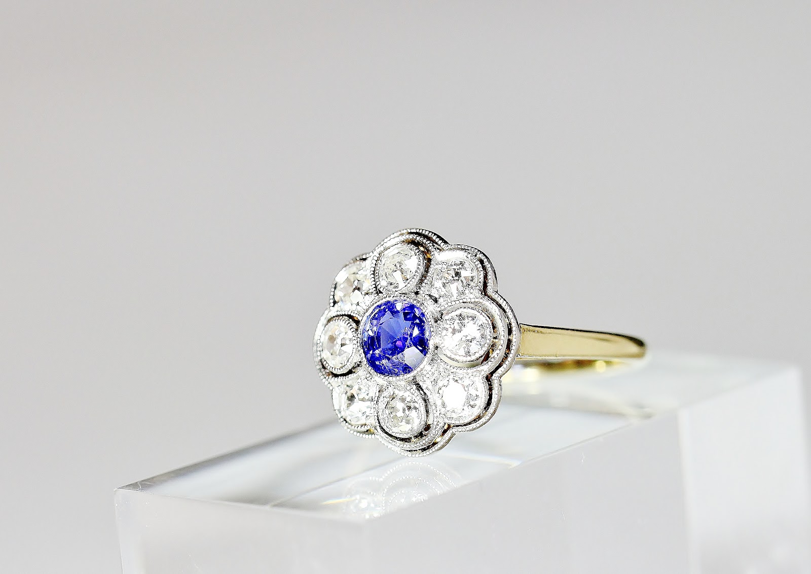 気高きリング NOBLE RING Sapphire & Diamond Ring | Bright days ahead