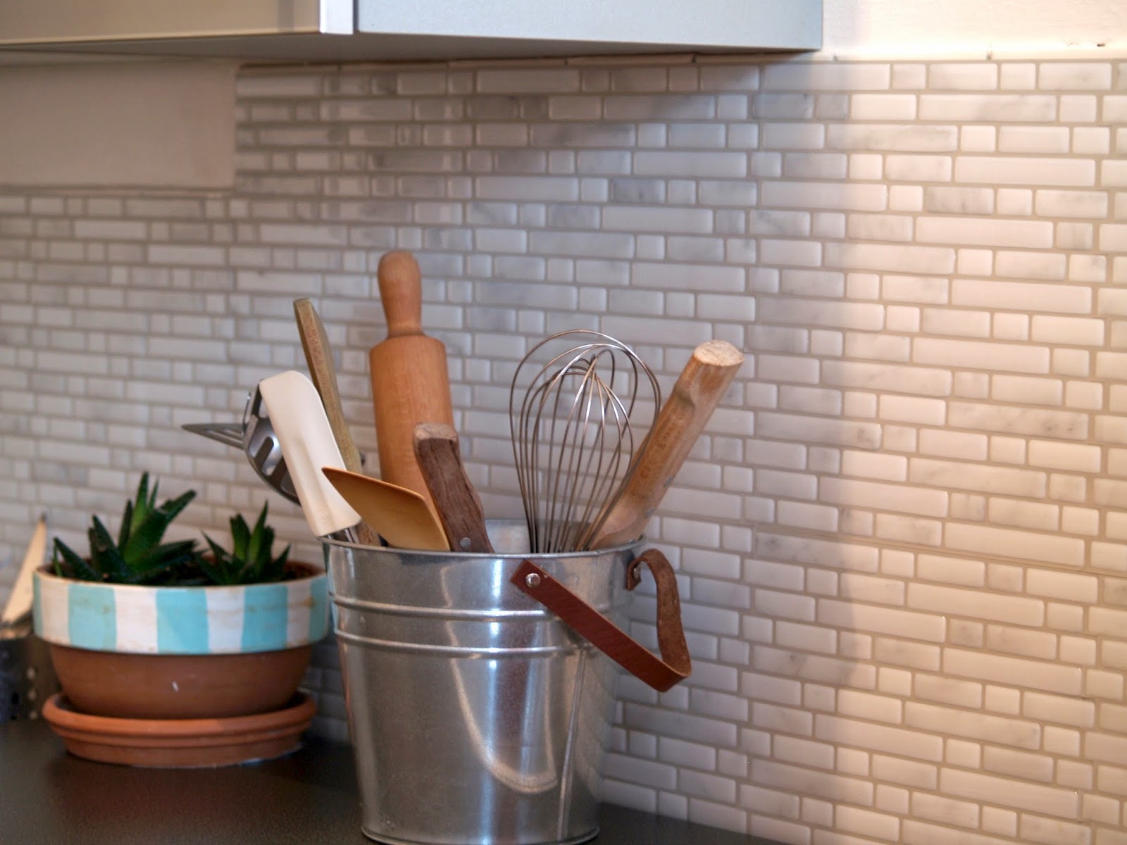 Jai testé les vrais faux carrelages adhésifs SMART TILES Mon