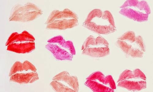 FRIDAY'S FFFFOUND: LIPSTICK KISSES