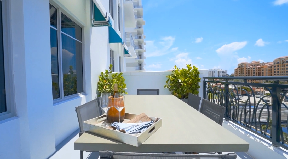 28 Interior Design Photos vs. Tour 155 E Boca Rd, Boca Raton, FL Luxury Condo