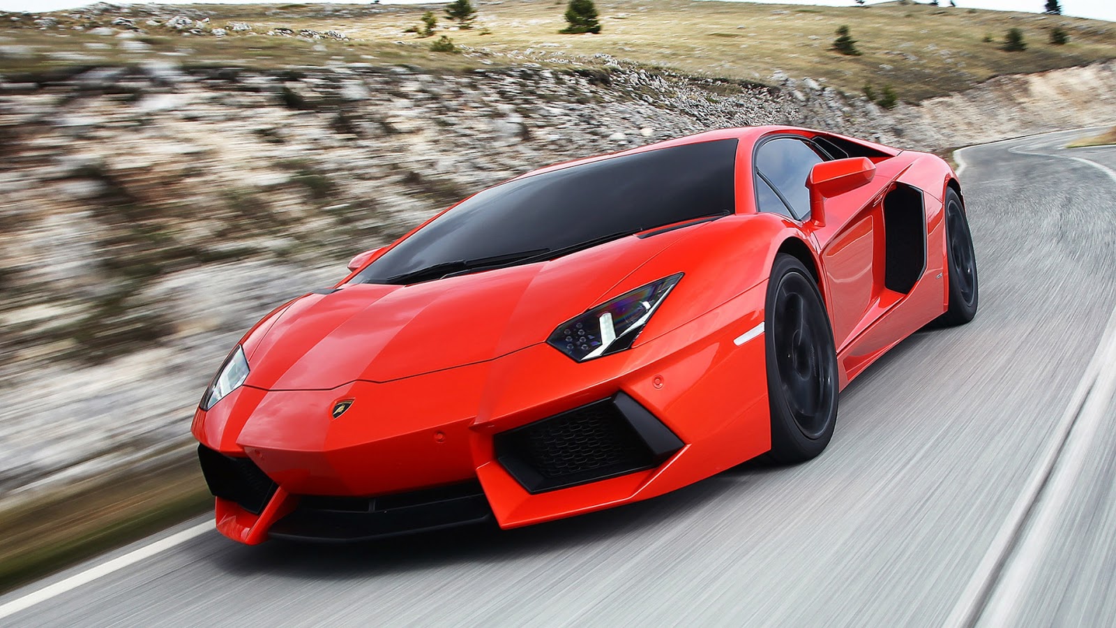 Luxury Lamborghini Cars: Lamborghini Aventador Wallpaper
