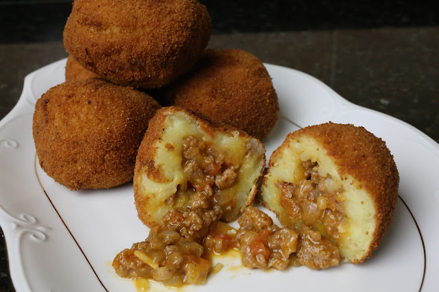 Patatas rellenas de ternera