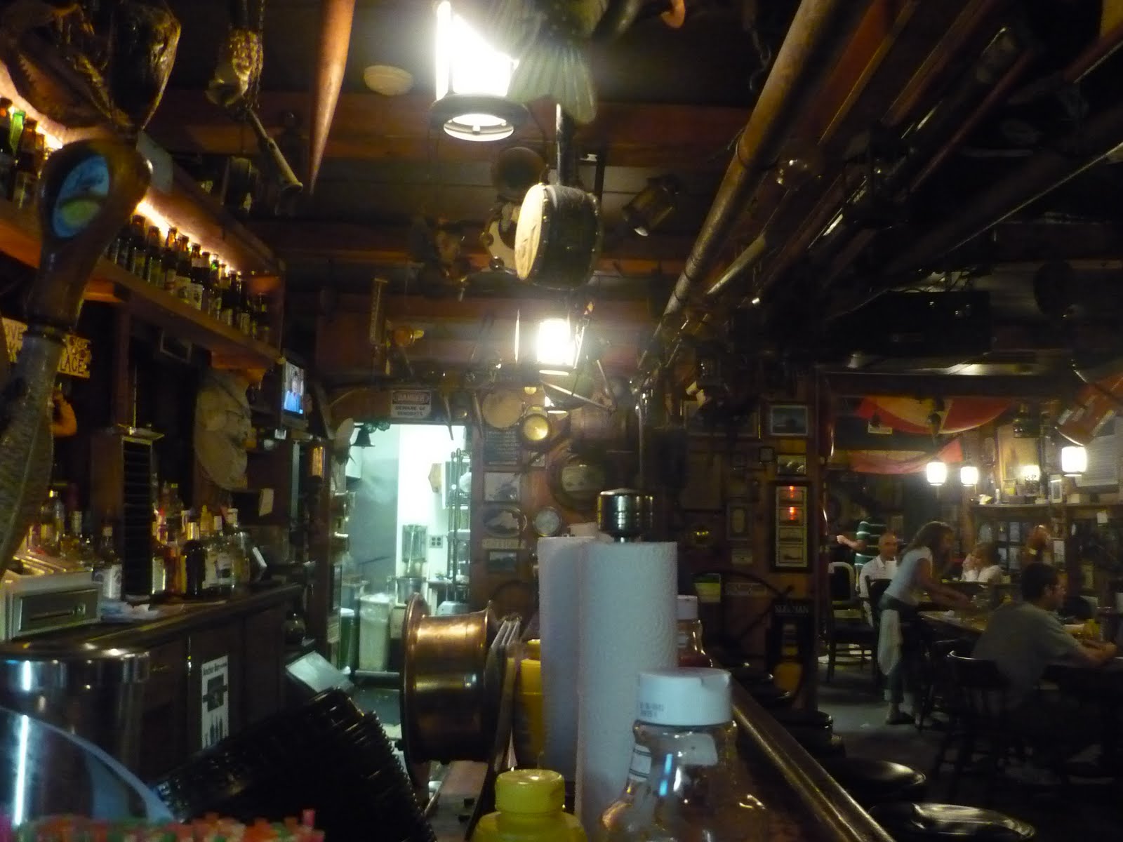 Smokin' Chokin' and Chowing with the King Anchor Bar and Grill