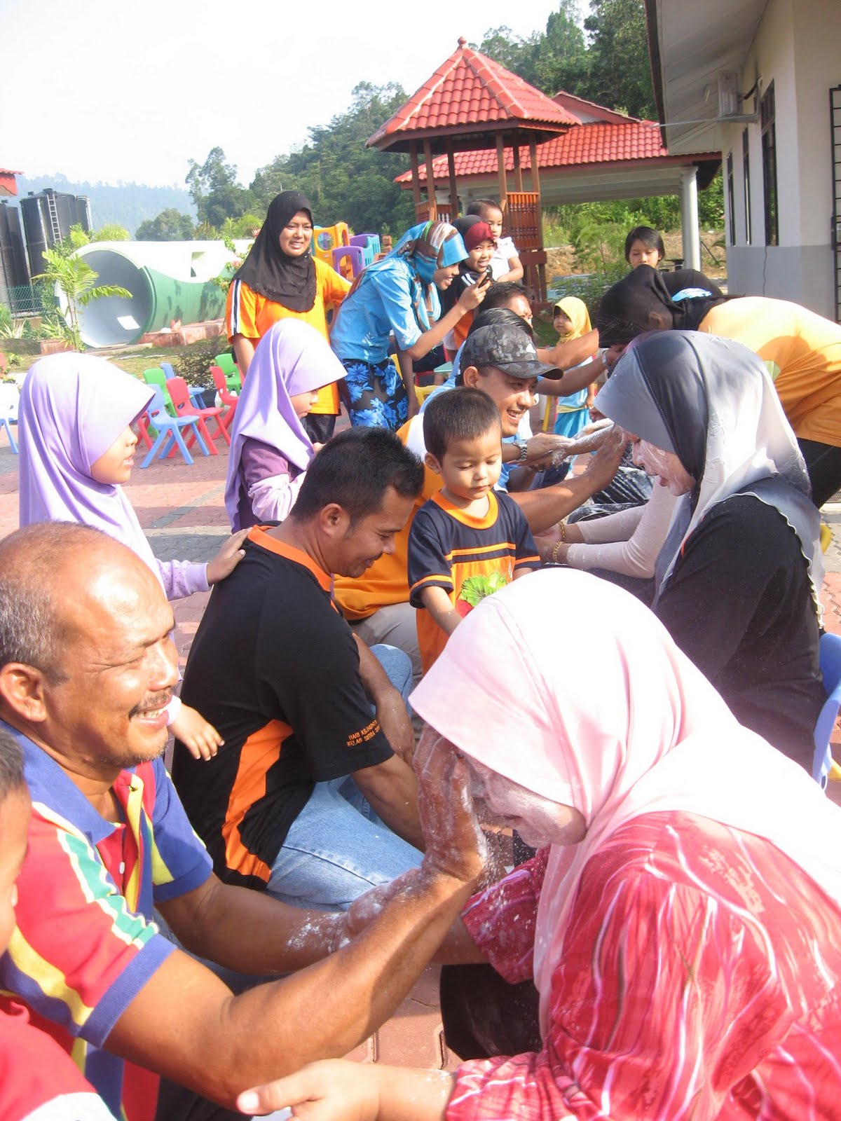 Jenis Acara Sukaneka Hari Keluarga / Keluarga Rais & Asiah: Hari