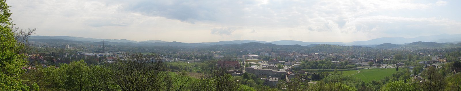 Panorama w stronę Jeleniej Góry (kliknij by powiększyć).