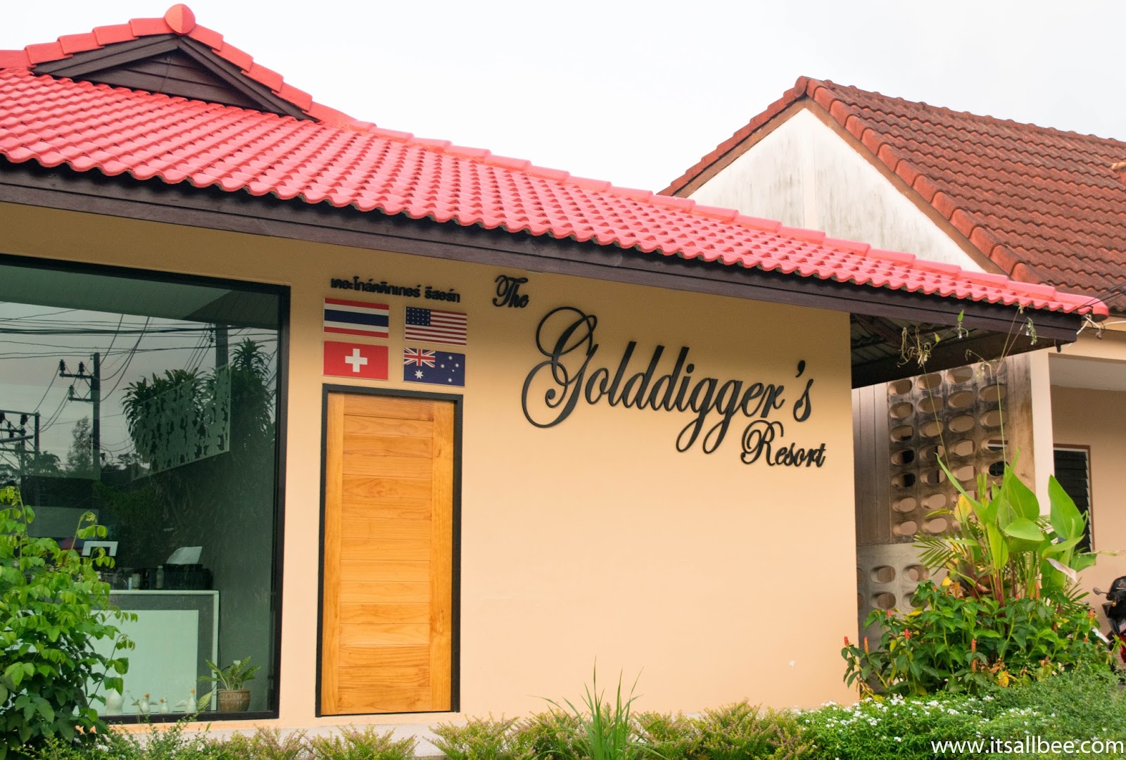 Best Place To Stay In Phuket + Gold Diggers Resort Review