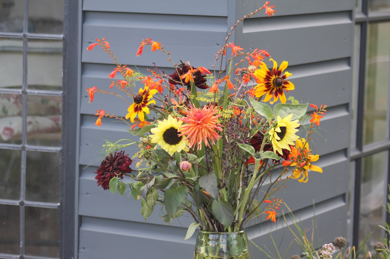 Hornbrook Manor Farm Cut some flowers