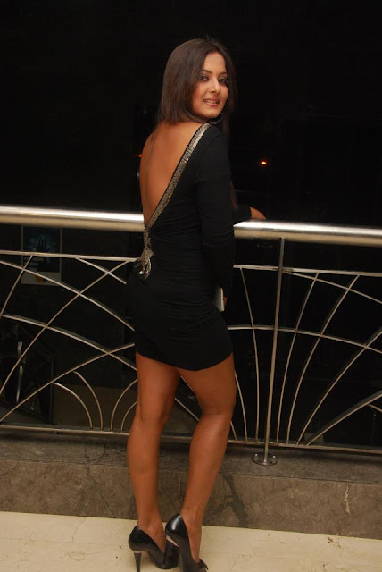 Anjana Singh 2019 HD Wallpaper backless dress