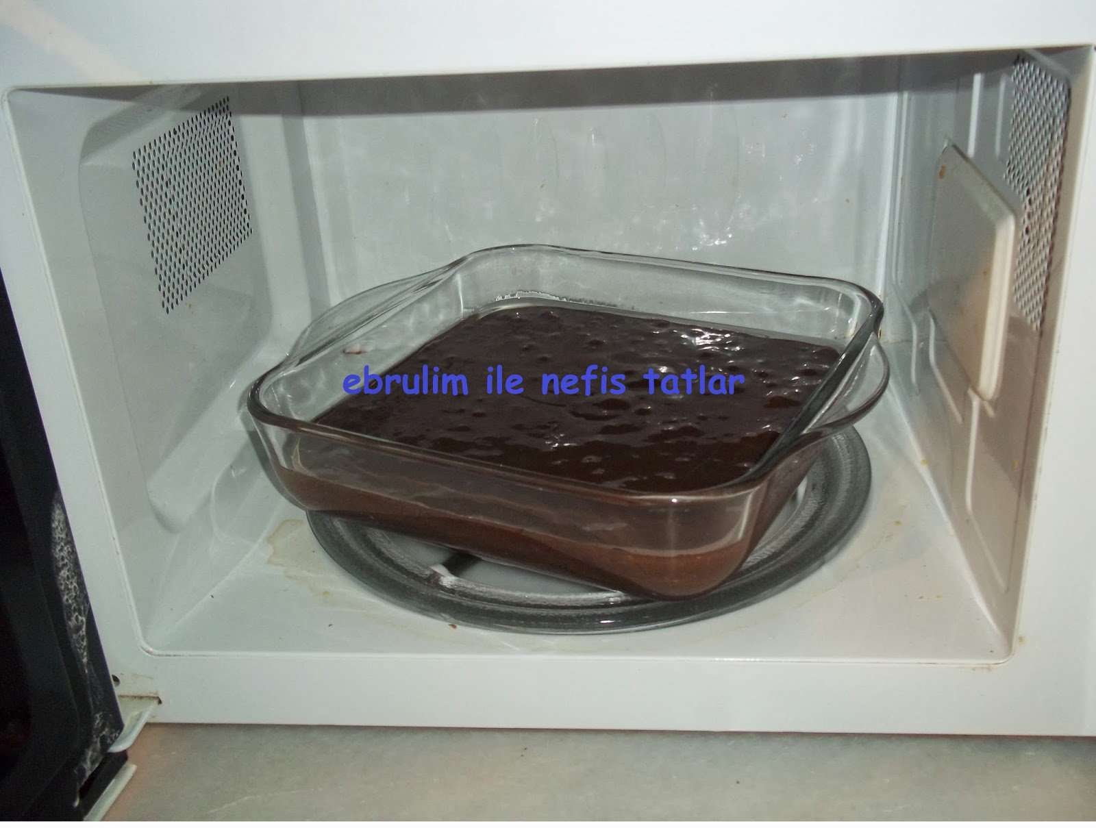 MİKRODALGA FIRINDA 7 DAKİKA KEKİ EBRULİM İLE NEFİS TATLAR