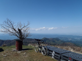 サーリー ロングホールトラッカーによる山岳サイクリング