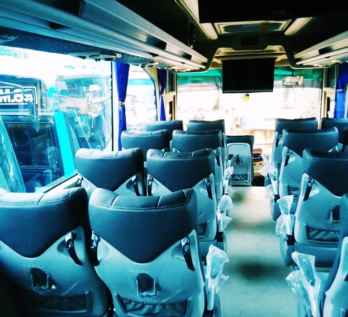 Mengarungi Negeri Jiran dengan Bus Pariwisata Malaysia 40 Seat: Kenyamanan dan Efisiensi dalam Satu Paket