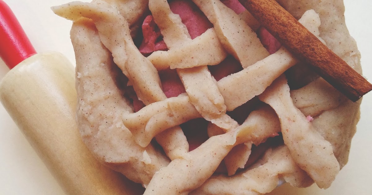 Not-So-SAHM: Your Dough is My Dough: Apple Pie Playdough