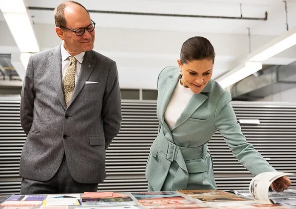 Crown Princess Victoria wore RODEBJER blazer anitalia suit and Af Klingberg rakel taupe suede booties