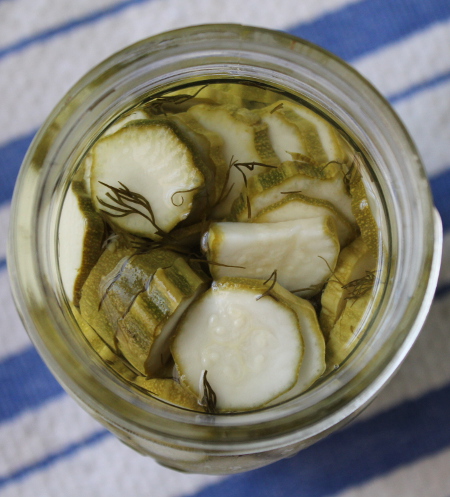 Refrigerator zucchini pickles