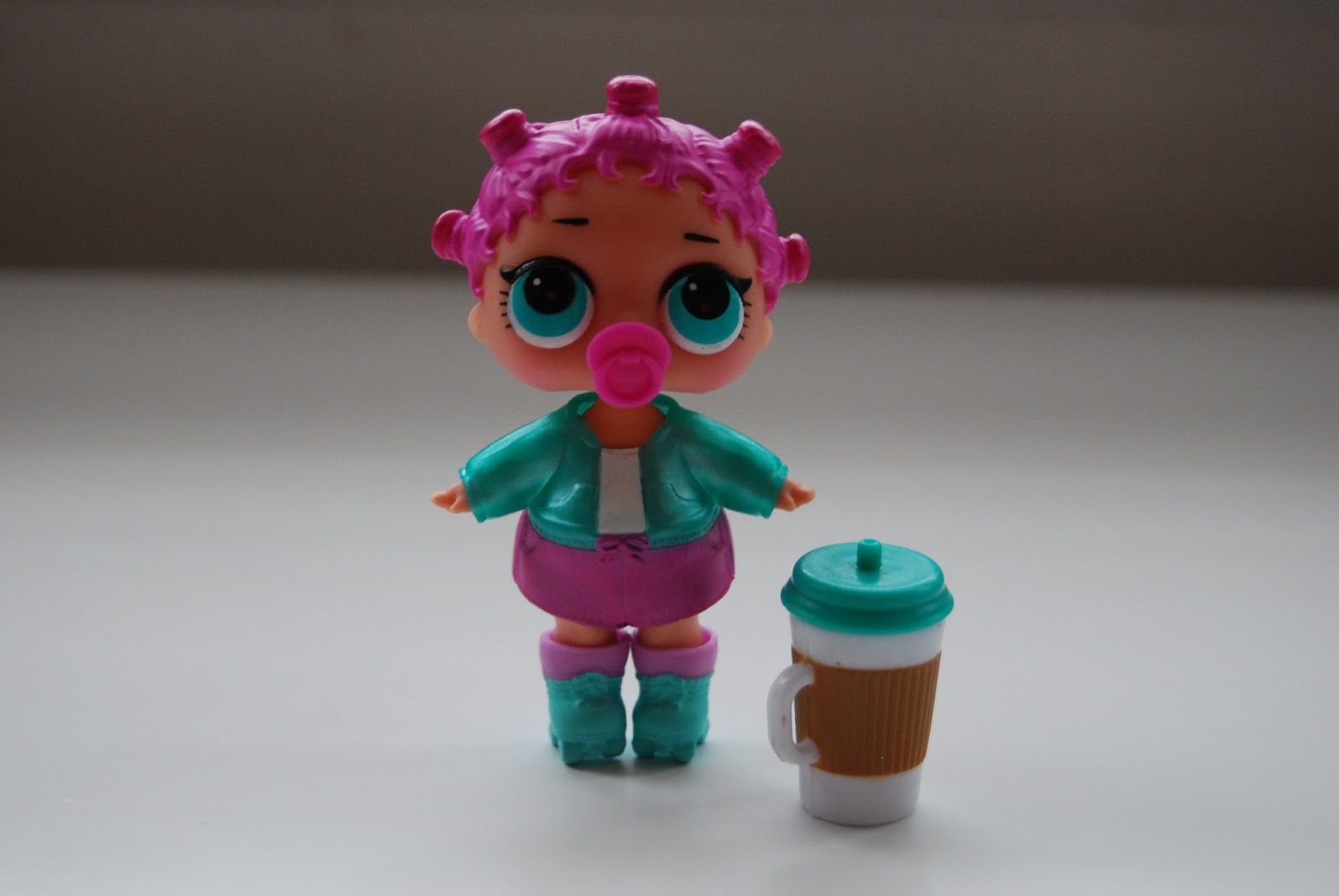 lol surprise doll roller skater