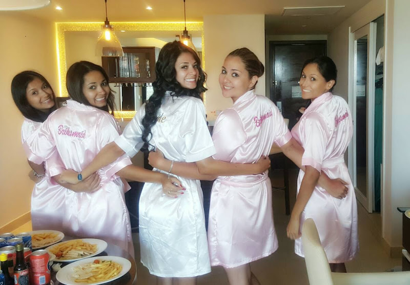 Anabel Angus y sus damas de honor antes de la boda