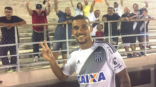 William Pottker abriu o placar em cobrança de pênalti no estádio Amigão, em Campina Grande, na Paraíba (Foto: Ponte Press/Rodrigo Ceregatti) William Pottker abriu o placar em cobrança de pênalti no estádio Amigão, em Campina Grande, na Paraíba (Foto: Ponte Press/Rodrigo Ceregatti)