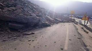 طريق تيشكا الجبلية وخطر انهيار الصخور